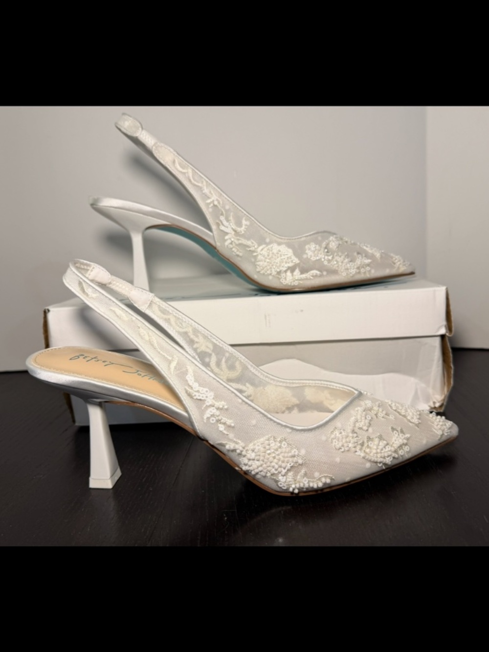 Betsey Johnson Cosmo Slingback Beaded Fabric Pumps Heels Ivory Womans 8.5M
